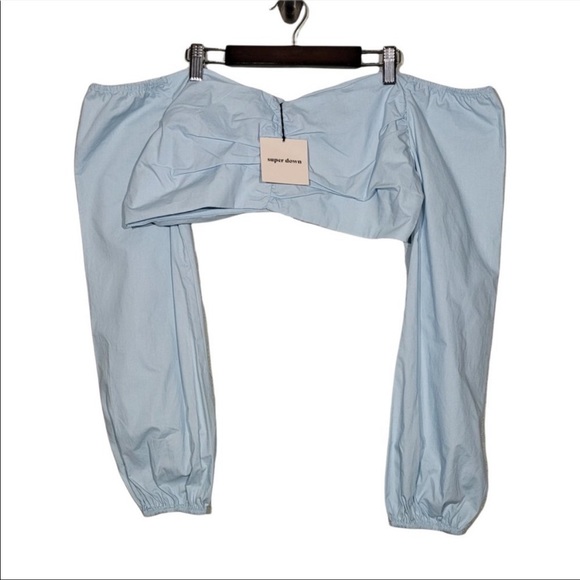 Ballon sleeve top- revolve - Picture 2 of 5